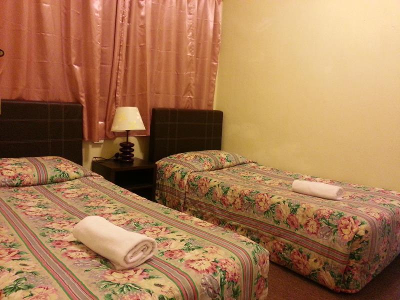 טאנה ראטה Dew Drop Inn מראה חיצוני תמונה