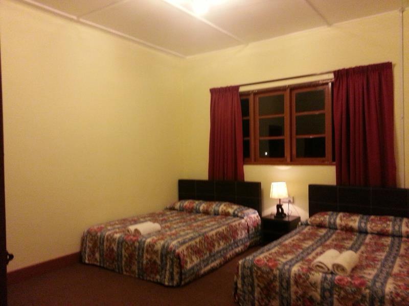 טאנה ראטה Dew Drop Inn מראה חיצוני תמונה