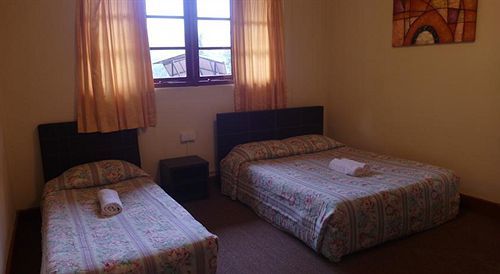 טאנה ראטה Dew Drop Inn מראה חיצוני תמונה