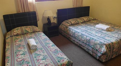 טאנה ראטה Dew Drop Inn מראה חיצוני תמונה