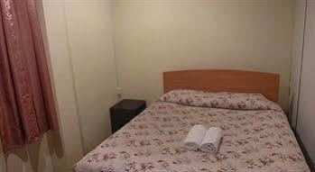 טאנה ראטה Dew Drop Inn מראה חיצוני תמונה